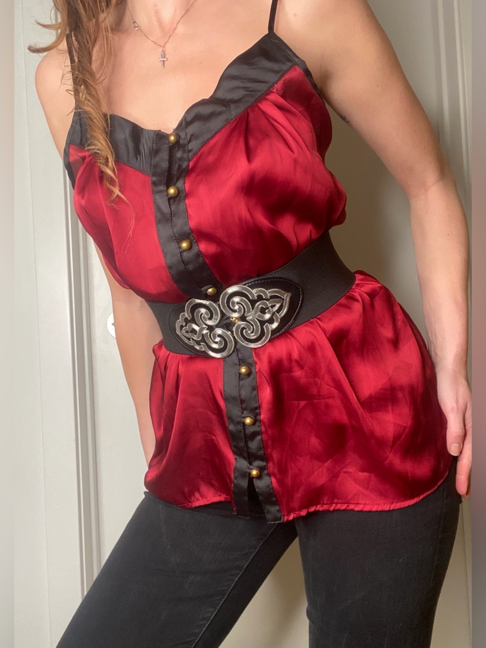 Urban behaviour Rebel burgundy satin button down camisole w/blk trim Size L